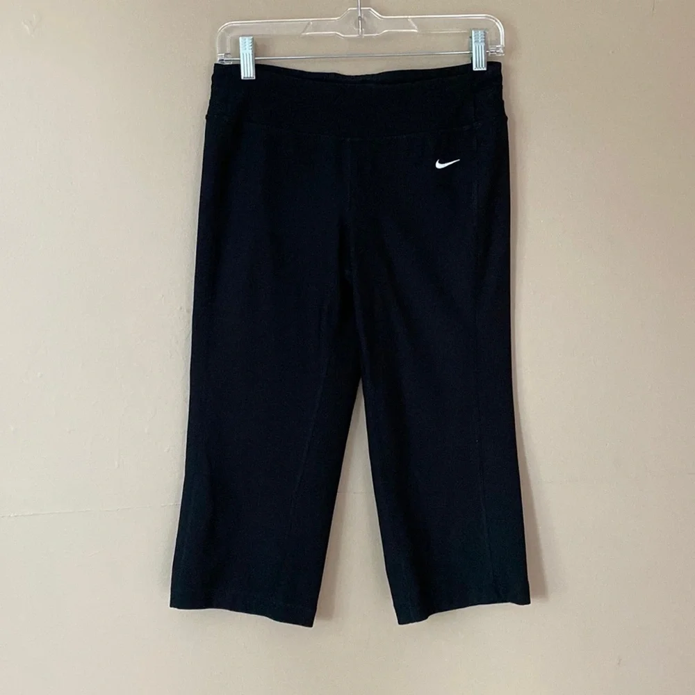 Nike capris. Inseam approximately 18/19”. Size S C